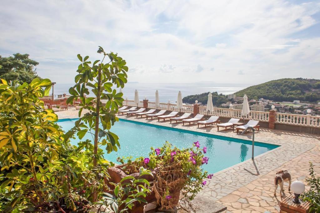 Escape Rooms Himare Exterior foto
